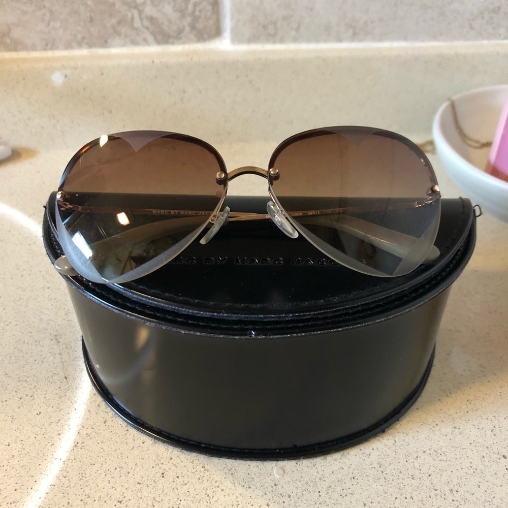 Marc Jacobs heart aviators
